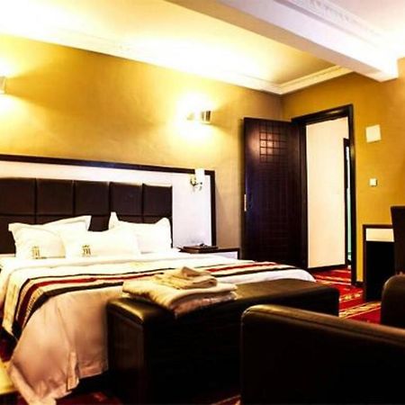Mbayaville Hotel ドゥアラ エクステリア 写真
