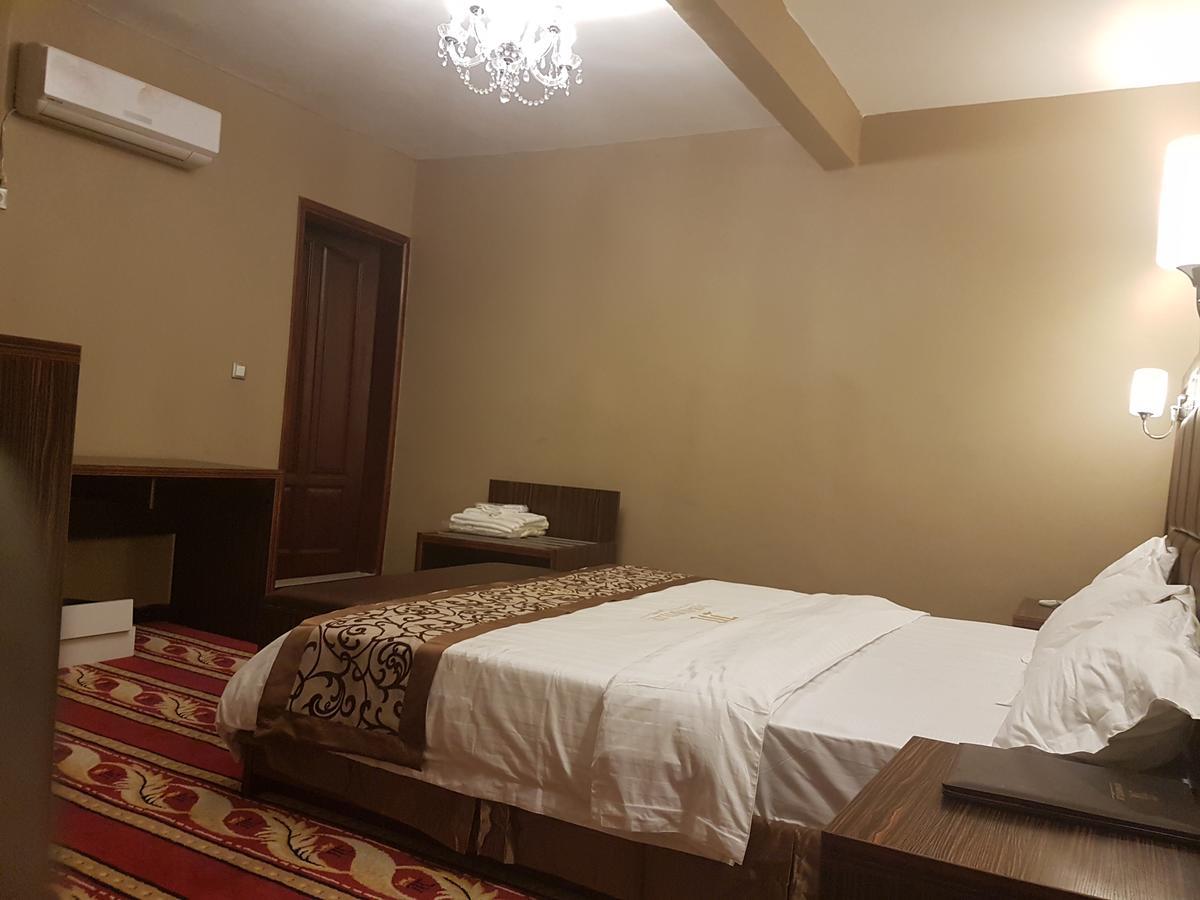 Mbayaville Hotel ドゥアラ エクステリア 写真
