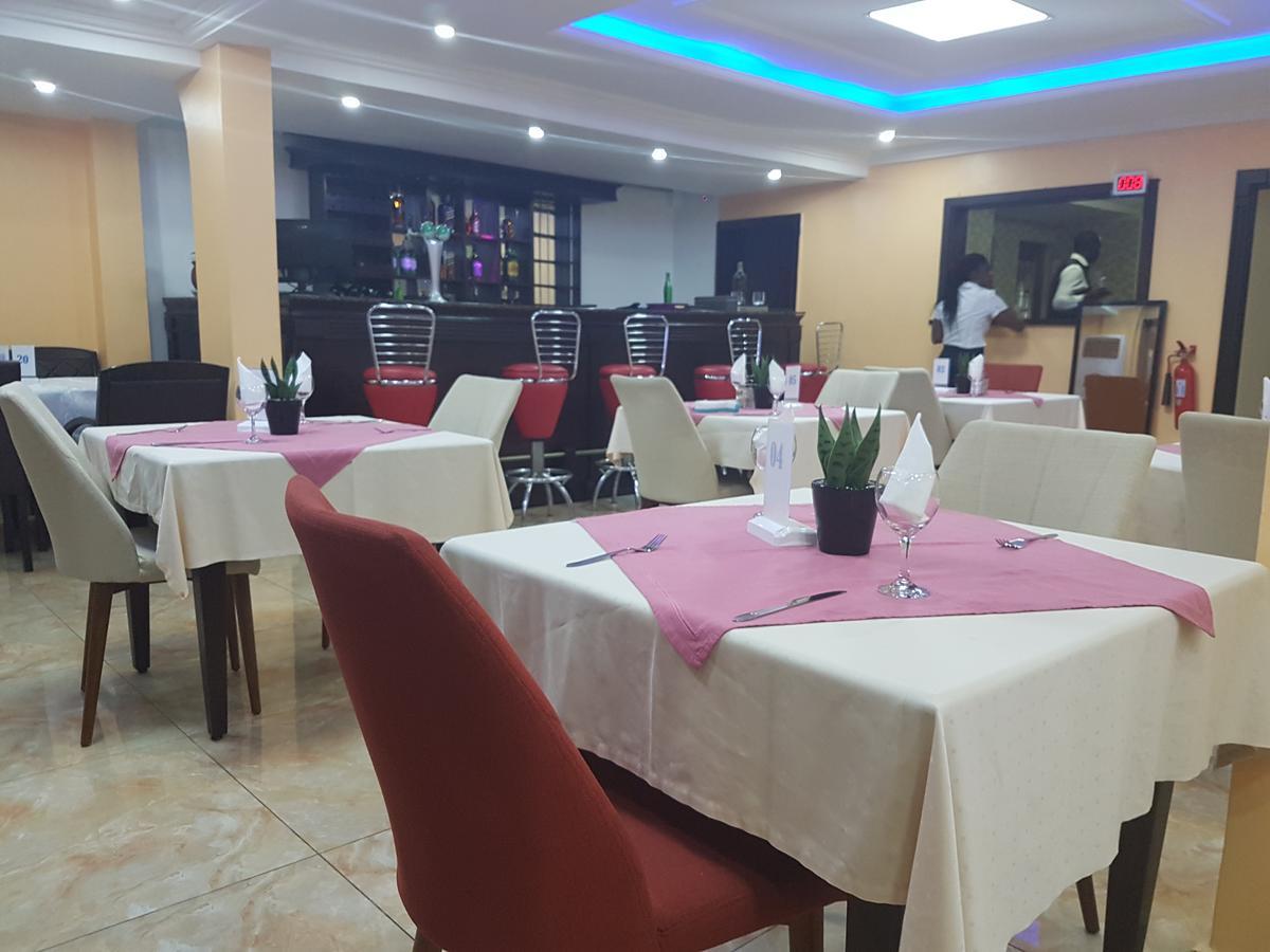 Mbayaville Hotel ドゥアラ エクステリア 写真
