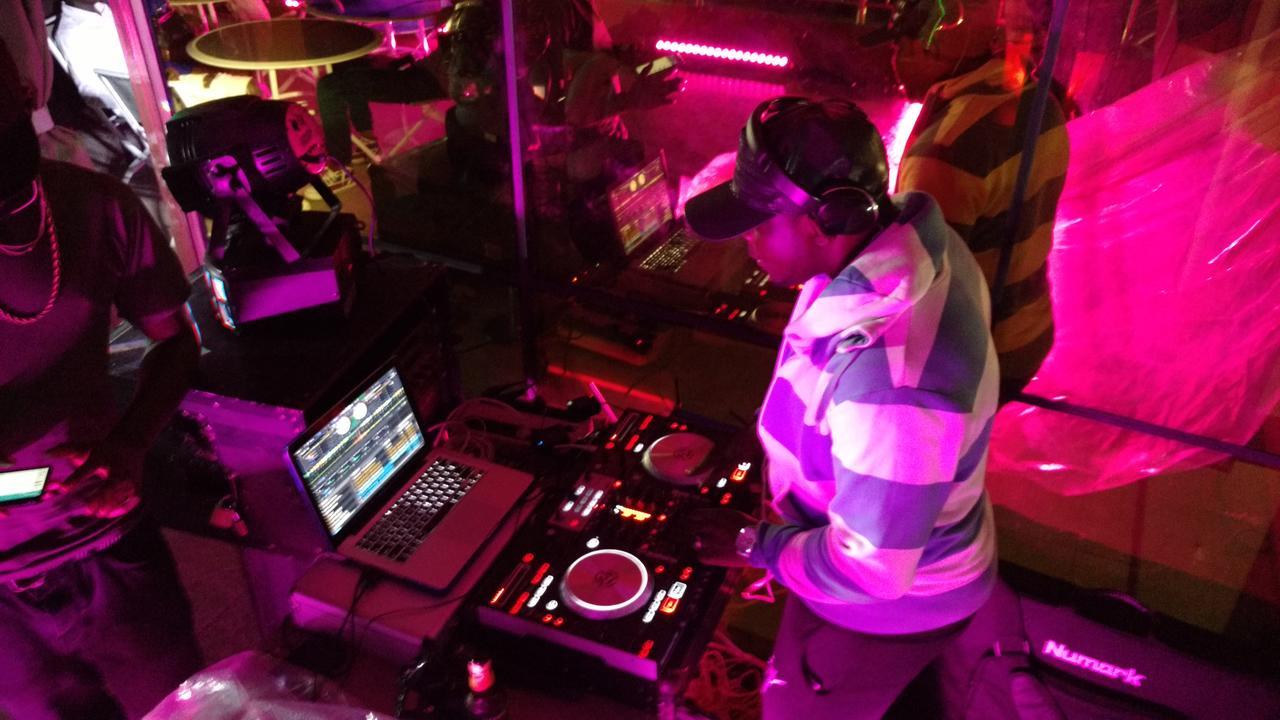 Mbayaville Hotel ドゥアラ エクステリア 写真