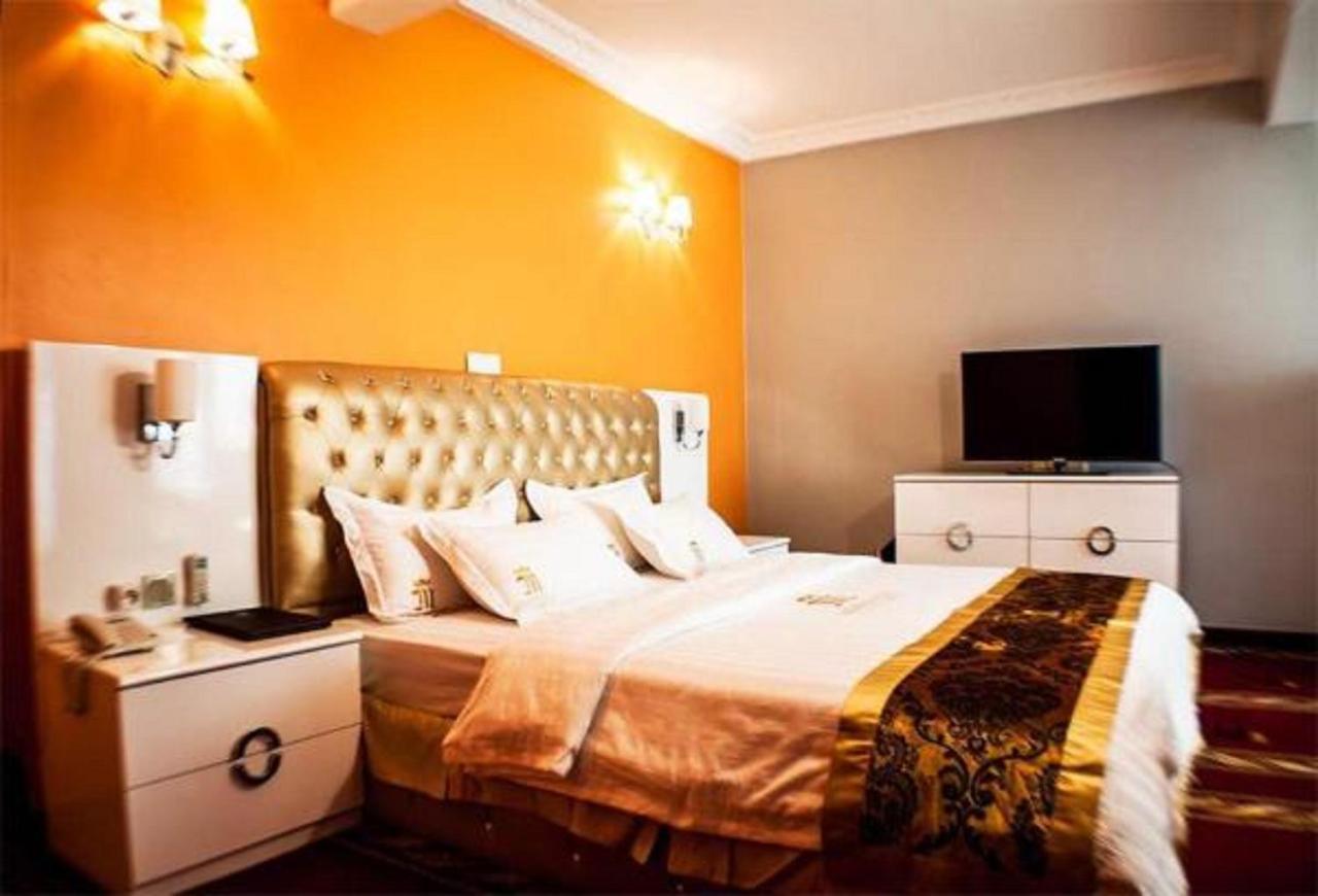 Mbayaville Hotel ドゥアラ エクステリア 写真